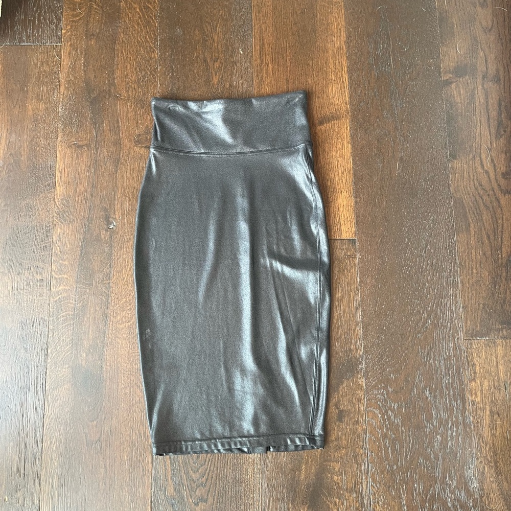 SPANX Shiny Black Midi Skirt